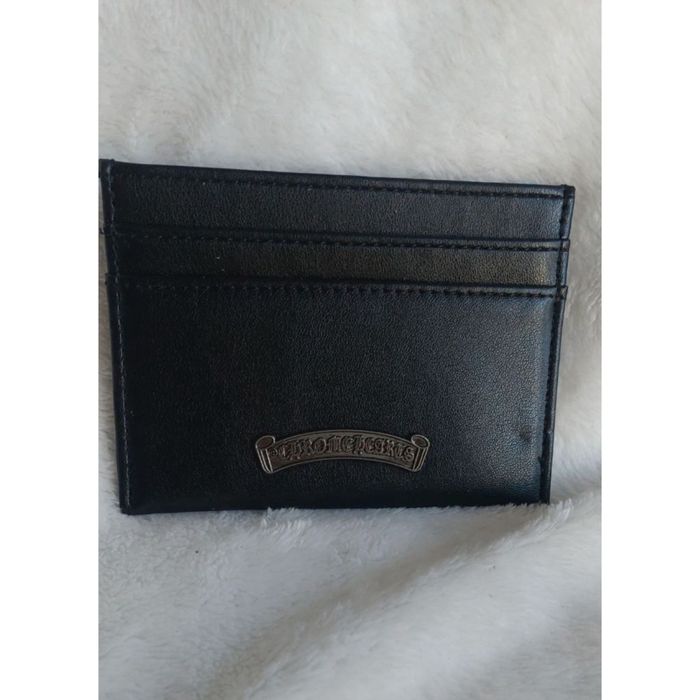 Men's Arch Plate 3-Pocket Faux Leather Card Case. Black and Silver